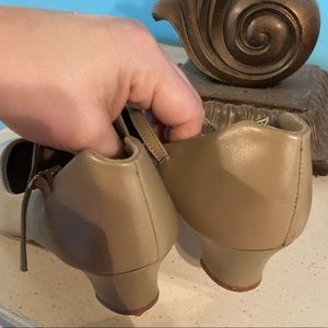 Tan capezio dance shoes size 11